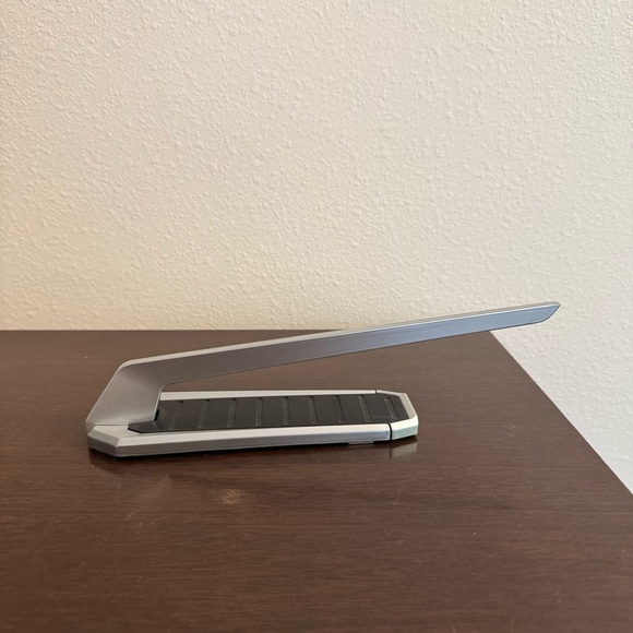 Disney Star Wars Lightsaber Hilt Stand NWT - Picture 1 of 4